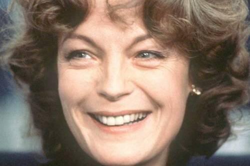 Die offizielle Todesursache von Romy Schneider lautete Herzversagen. Die schöne Schauspielerin starb mit nur 43 Jahren 1982 in Paris. Bis heute kursieren Mordgerüchte. Ihre Alkohol- und Tablettenabhängigkeit war in der Branche bekannt.