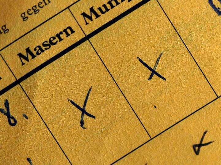 Ein Impfbuch. Foto: picture alliance / dpa/Archivbild