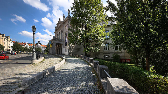 Das Prinzregententheater: Zur Eröffnung vor 122 Jahren rollte Prinzregent Luitpold in einer prächtigen Kutsche heran.