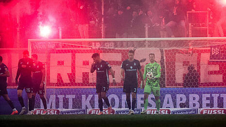 Für die Löwen setzte es am Sonntag in Regensburg eine empfindliche Niederlage.