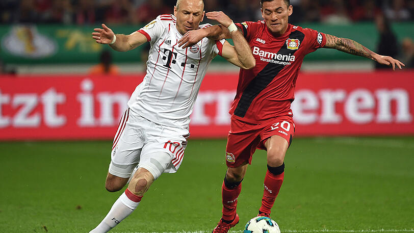 Arjen Robben: Note 2 - Lange Sprints über Rechtsaußen, trieb den Ball immer wieder nach vorne. Holte einen hohen Flankenball künstlerisch wertvoll herunter &ndash; Szenenapplaus. Unabsichtlicher Assist vorm 4:1, das 5:1 bereitete er gewollt vor.