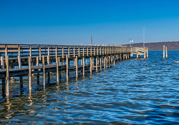 Die Uferpromenade in Dießen ist immer einen Ausflug wert. Zur Einkehr gibt es mit dem "fesch am Kirchsteig" ab sofort ein neues Wirtshaus. Die Uferpromenade in Dießen ist immer einen Ausflug wert. Zur Einkehr gibt es mit dem "fesch am Kirchsteig" ab sofort ein neues Wirtshaus.