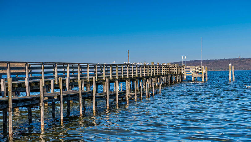 Die Uferpromenade in Dießen ist immer einen Ausflug wert. Zur Einkehr gibt es mit dem "fesch am Kirchsteig" ab sofort ein neues Wirtshaus. Die Uferpromenade in Dießen ist immer einen Ausflug wert. Zur Einkehr gibt es mit dem "fesch am Kirchsteig" ab sofort ein neues Wirtshaus.