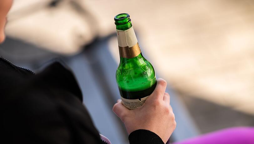 Das sogenannte begleitete Trinken f&uuml;r 14- und 15-J&auml;hrige soll es k&uuml;nftig nicht mehr geben. (Symbolbild)