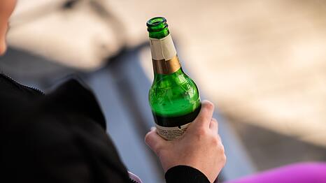Das sogenannte begleitete Trinken f&uuml;r 14- und 15-J&auml;hrige soll es k&uuml;nftig nicht mehr geben. (Symbolbild)