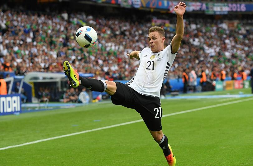 Joshua Kimmich: Die Entdeckung der EM. Anfangs ohne Einsatz, dann gegen Nordirland und die Slowakei mit vollen 90 Minuten. 180 Minuten