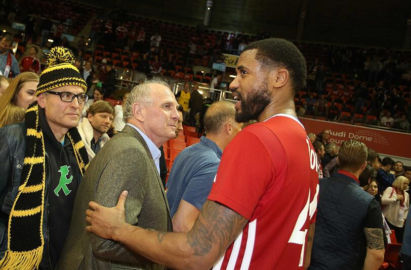 "Ohne ihn hätte es das Basketball-Projekt nicht gegeben", Bayern-Kapitän Bryce Taylor über Uli Hoeneß.