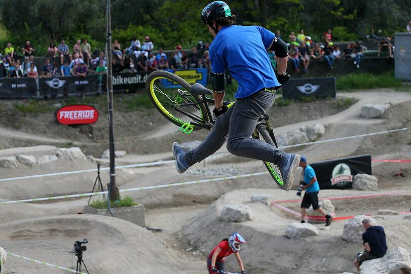 Höher, schneller, weiter - das sind die Bilder vom King of Dirt beim Riva Bike Festival 2013.