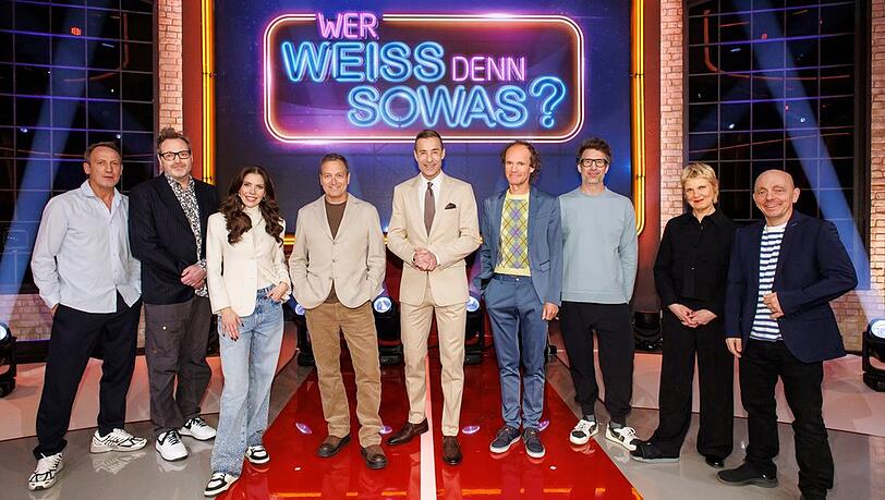 Diese Stars messen sich bei Kai Pflaume (M.) in einer XXL-Ausgabe der Rateshow "Wer wei&szlig; denn sowas".