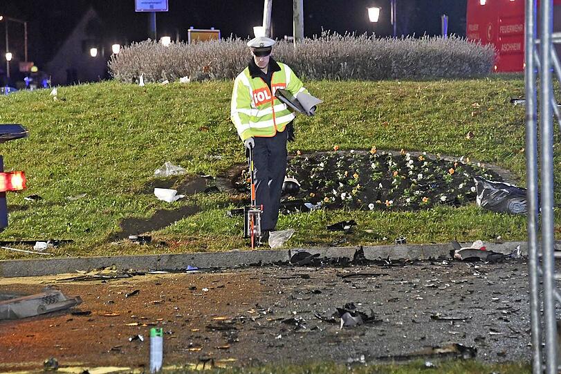 Bei dem Unfall in Aschheim sind zwei Frauen schwer verletzt worden.