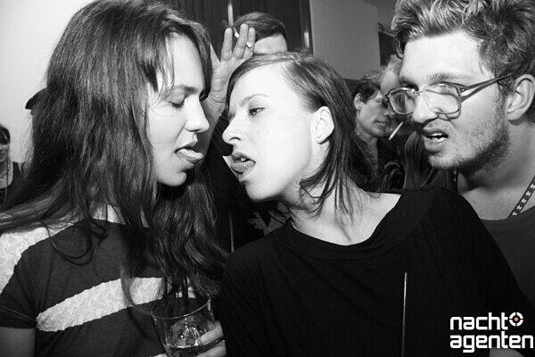 Party-Start ins Wochenende im Harry Klein. Adam Beyer aus Stockholm heizt ein mit klassischem Techno. Weitere Fotos von der Veranstaltung gibt's unter www.nachtagenten.de.