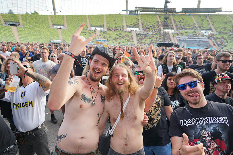 Fans am Samstag bei Rockavaria in München.