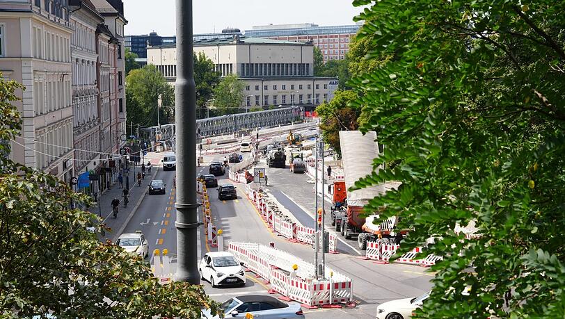 Einspurig mit vielen Verschwenkungen: So schaut die Verkehrsführung an der Ludwigsbrücke aktuell aus. Einspurig mit vielen Verschwenkungen: So schaut die Verkehrsführung an der Ludwigsbrücke aktuell aus.