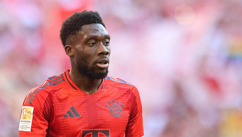 Alphonso Davies im neuen Trikot des FC Bayern: Gibt es dieses Bild auch in der kommenden Saison?