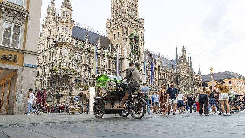 Im Rathaus tagt der Münchner Stadtrat, der 2026 neu gewählt wird.