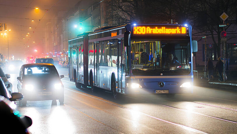 Aus dem X30 Bus wird der 64er. Für Besucher der Isarphilharmonie soll die Anbindung trotzdem gut bleiben. Aus dem X30 Bus wird der 64er. Für Besucher der Isarphilharmonie soll die Anbindung trotzdem gut bleiben.