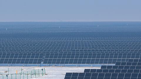 China war laut einer Studie der Denkfabrik Ember im ersten Halbjahr 2025 für 55 Prozent des weltweiten Solarwachstums verantwortlich.