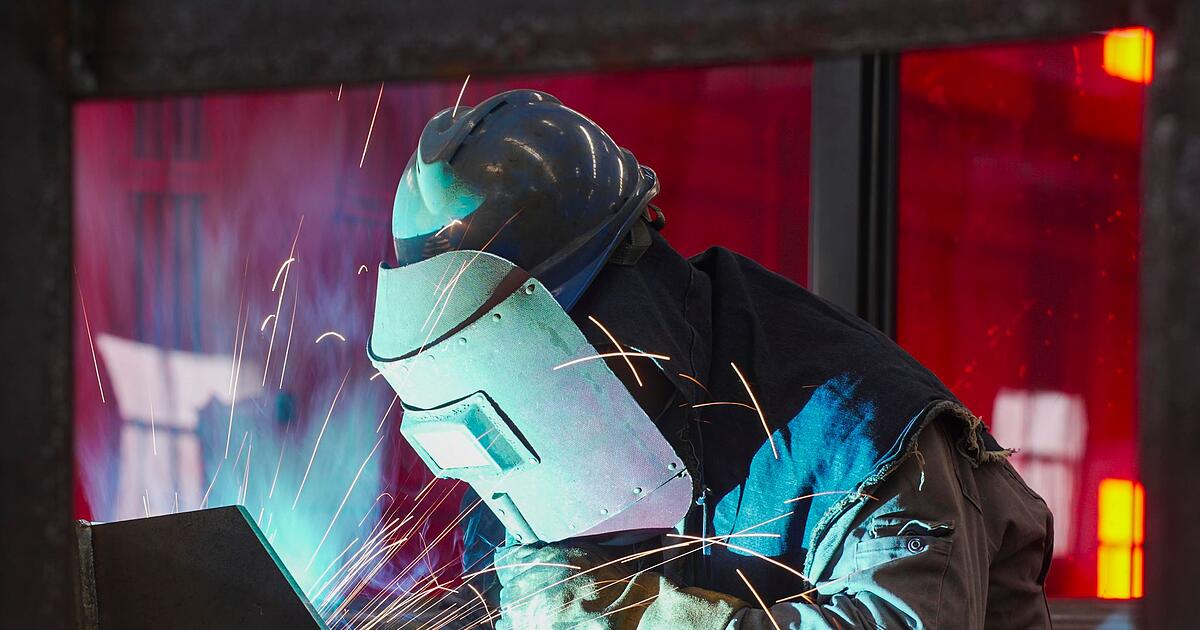 Schwache-Nachfrage-belastet-Stimmung-in-Chinas-Industrie