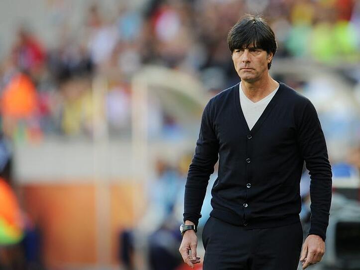 Bundestrainer Jogi Löw im Spiel gegen Serbien