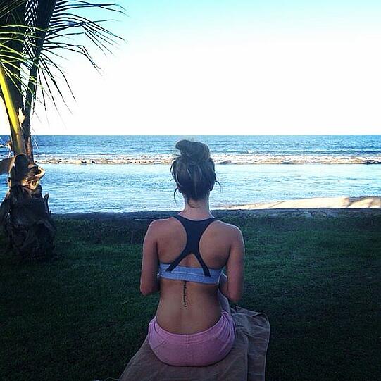 Sommer, Sonne, Strand: Montana ist während der WM in Brasilien und hält sich fit. Zumindest schreibt sie das unter dieses Bild: "Der perfekte Platz für's Training". Yoga oder ähnliches wahrscheinlich.