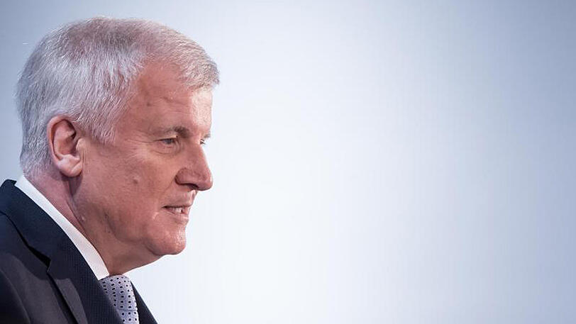 Seehofer stellte klar, dass die Konzepte erst "mit all ihren Wirkungen ausgeleuchtet" werden müssen.