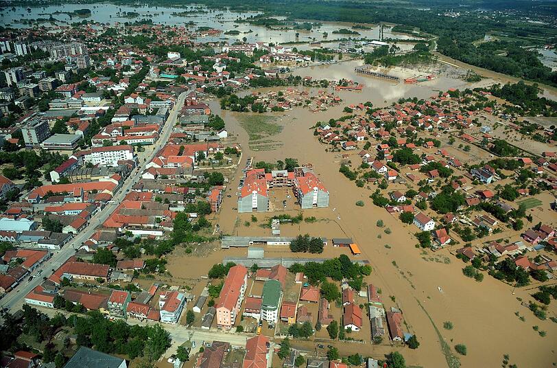 Die schrecklichen Ausmaße der Balkan-Flut werden auf dieser Luftaufnahme in Obrenovac, 40 Kilometer westlich von Belgrad, deutlich.
