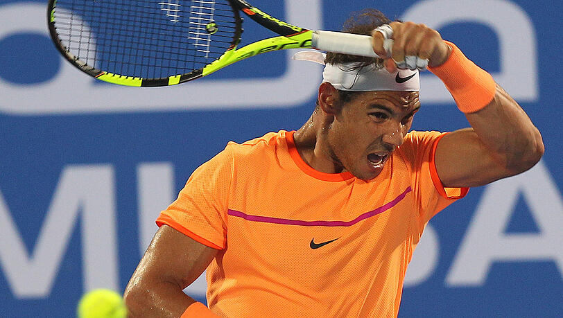 Rafael Nadal war 2016 immer wieder von Verletzungen zurückgeworfen worden. Rafael Nadal war 2016 immer wieder von Verletzungen zurückgeworfen worden.