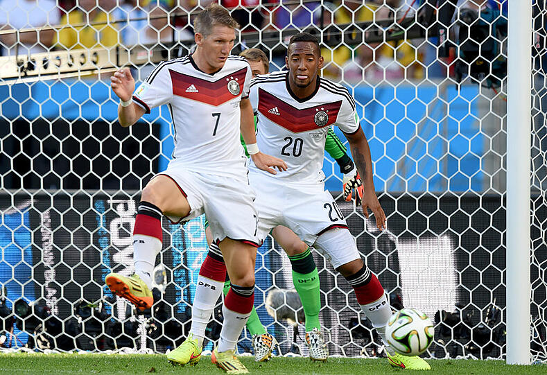 Bastian Schweinsteiger: Weltmeister! Note 1. Der klare Chef im Mittelfeld. Resolut, ordnete die Aktionen. Zeitig verwarnt (29.). Schonte sich keine Minute.
