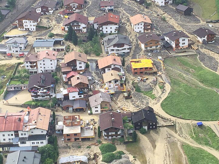 Wegen des Unwetters gingen im österreichischen Sellraintal Dutzende Muren ab und Bäche verwandelten sich in reißende Flüsse.