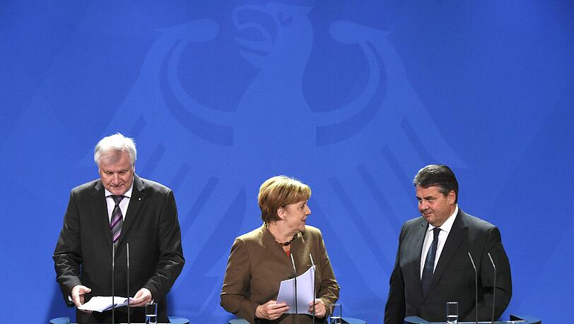 Treffen wegen Asylpaket: Kanzlerin Angela Merkel, der CSU-Vorsitzende und bayerische Ministerpräsident Seehofer und der SPD-Vorsitzende und Wirtschaftsminister Gabriel. Treffen wegen Asylpaket: Kanzlerin Angela Merkel, der CSU-Vorsitzende und bayerische Ministerpräsident Seehofer und der SPD-Vorsitzende und Wirtschaftsminister Gabriel.