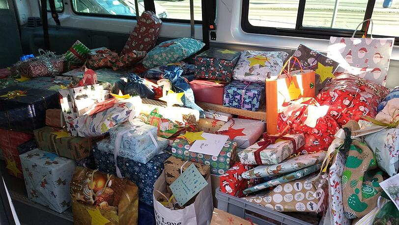 So viele Packerl sind letztes Jahr zusammengekommen. So viele Packerl sind letztes Jahr zusammengekommen.