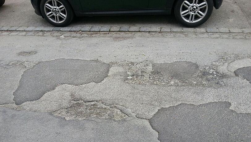 Das ist nicht die einzige Stelle in Schwabing, an der die Stoßdämpfer beansprucht werden. Das ist nicht die einzige Stelle in Schwabing, an der die Stoßdämpfer beansprucht werden.