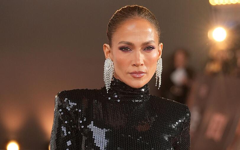 Manche Stars wie Jennifer Lopez nahmen es mit der eigenen Altersangabe nicht ganz so genau. Manche Stars wie Jennifer Lopez nahmen es mit der eigenen Altersangabe nicht ganz so genau.