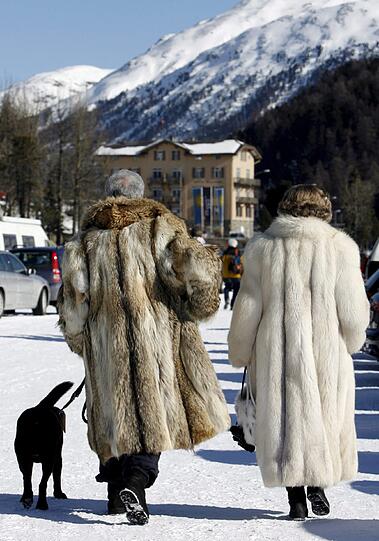 St. Moritz: Pelze, wohin das Auge blickt...
