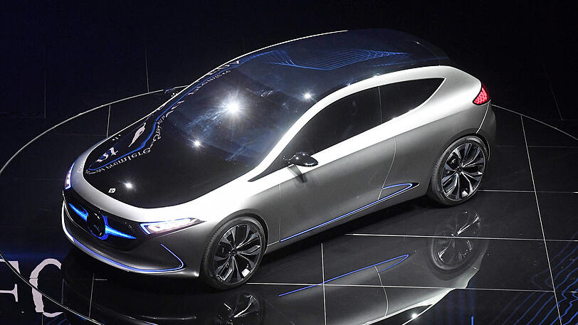 Doch auch in den futuristischen Mercedes-Benz Concept EQA setzen die Stuttgarter große Hoffnungen.