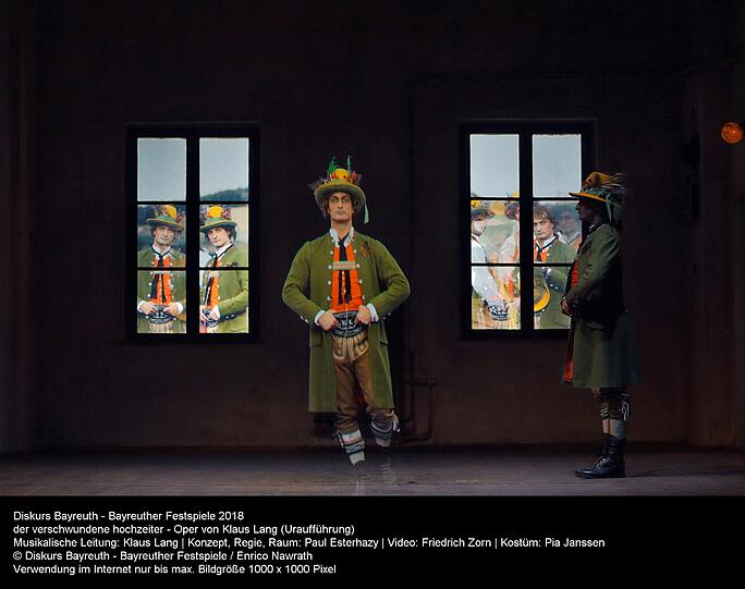 Im Rahmen der Reihe &bdquo;Diskurs Bayreuth&ldquo; war jetzt &bdquo;Der verschwundene Hochzeiter&ldquo; am Grünen Hügel zu sehen, inszeniert von Paul Esterhazy.