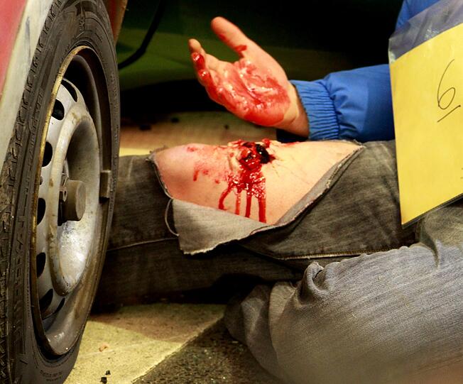 Ein schwerer Autounfall im Tunnel, klaffende Wunden, schreiende Verletzte: Rettungskräfte haben den Ernstfall im Richard-Strauss-Tunnel geprobt. Die AZ war dabei und hat den großen Übungseinsatz verfolgt.