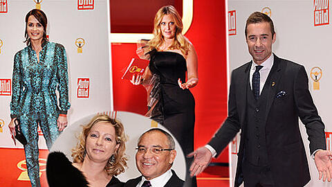Anja Kling, Felix Magath mit Ehefrau Nicola, Barbara Schöneberger und Kai Pflaume auf dem roten Teppich bei der Verleihung des "Goldenen Lenkrads" in Berlin.