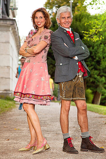Lola Paltinger und Frederic Meisner wissen, was dieses Jahr Trend ist auf der Wiesn.