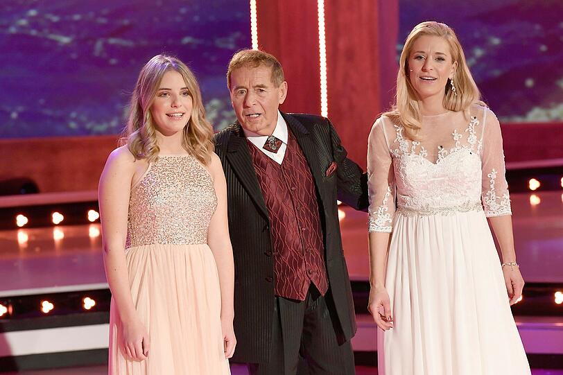 Stefanie Hertel (re.) mit Vater Eberhard Hertel und Tochter Johanna (li.) beim ersten gemeinsamen öffentlichen TV-Auftritt