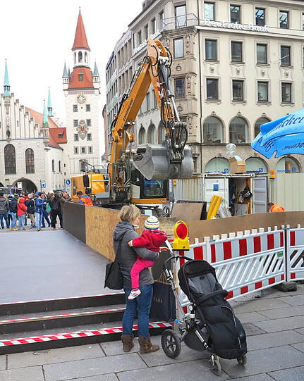 Viele Münchner begeistern sich für die Baustellen-Arbeit.