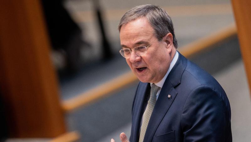 "Noch ein weiteres Jahr wie dieses halten Gesellschaft und Wirtschaft nicht durch", sagt Armin Laschet.