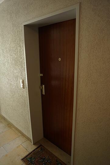 In diesem Wohnhaus in Geretsried wurde die Leiche der 56-Jährigen gefunden.
