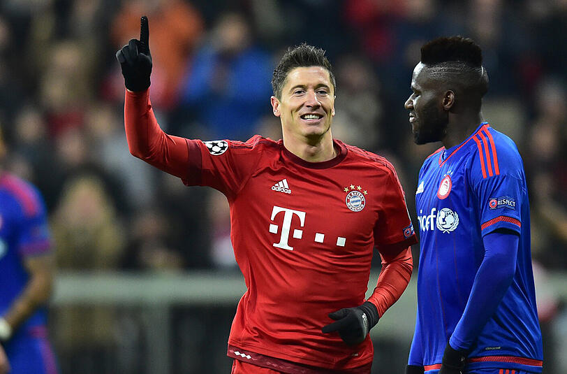 Robert Lewandowski: Note 3. Job erfüllt. Der Torjäger vollstreckte cool und clever zum 2:0 (16.). Schon sein fünfter Treffer in Europa diese Saison &ndash; alle in Heimspielen erzielt. Steht insgesamt bei 20 in 20 Pflichtspielen. Stark! Nach 56 Minuten das Badstuber-Opfer. Musste raus.