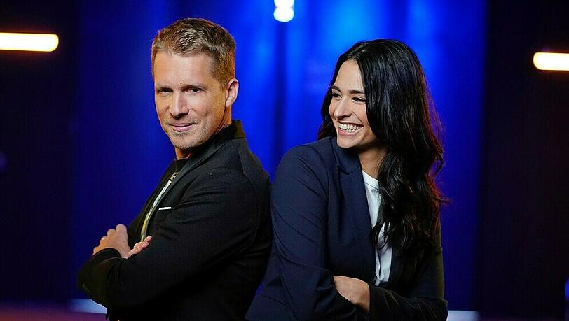 Entertainer Oliver Pocher moderiert mit seiner Ehefrau Amira als Sidekick die Late-Night-Show "Pocher - gefährlich ehrlich!" Entertainer Oliver Pocher moderiert mit seiner Ehefrau Amira als Sidekick die Late-Night-Show "Pocher - gefährlich ehrlich!"