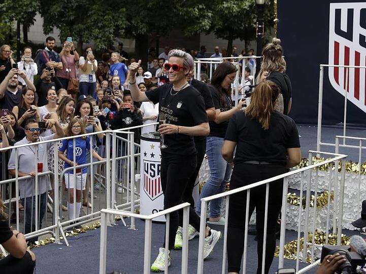 US-Fußballstar Megan Rapinoe macht sich immer wieder im Kampf gegen Rassismus, gegen Homophobie und für Gleichberechtigung stark.