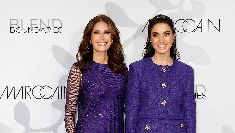 Teri Hatcher (l.) und ihre Tochter Emerson Tenney bei der Fashion Week in Berlin.