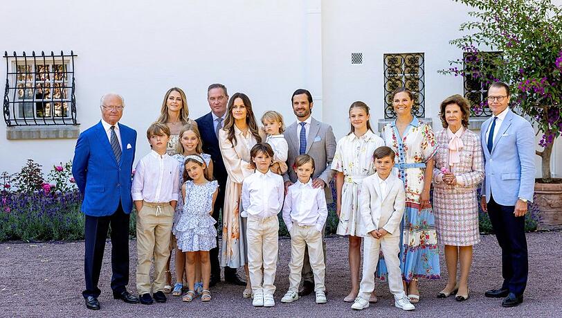 Kronprinzessin Victoria (3.v.r.) hat ihren 47. Geburtstag mit der ganzen Familie gefeiert.