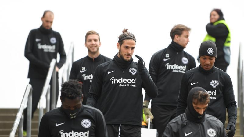 Die Eintracht-Spieler müssen auch gegen den FC Basel ohne Zuschauer auskommen. Die Eintracht-Spieler müssen auch gegen den FC Basel ohne Zuschauer auskommen.