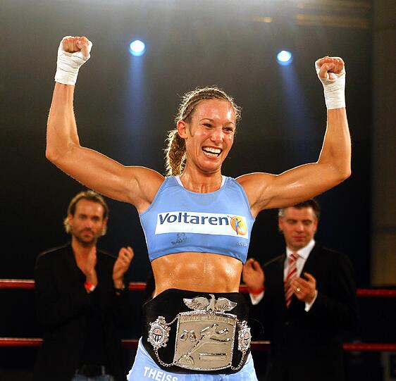 Bleibt weiterhin ungeschlagen: Kickbox-Weltmeisterin Christine Theiss gewann gegen Olja Zerajic